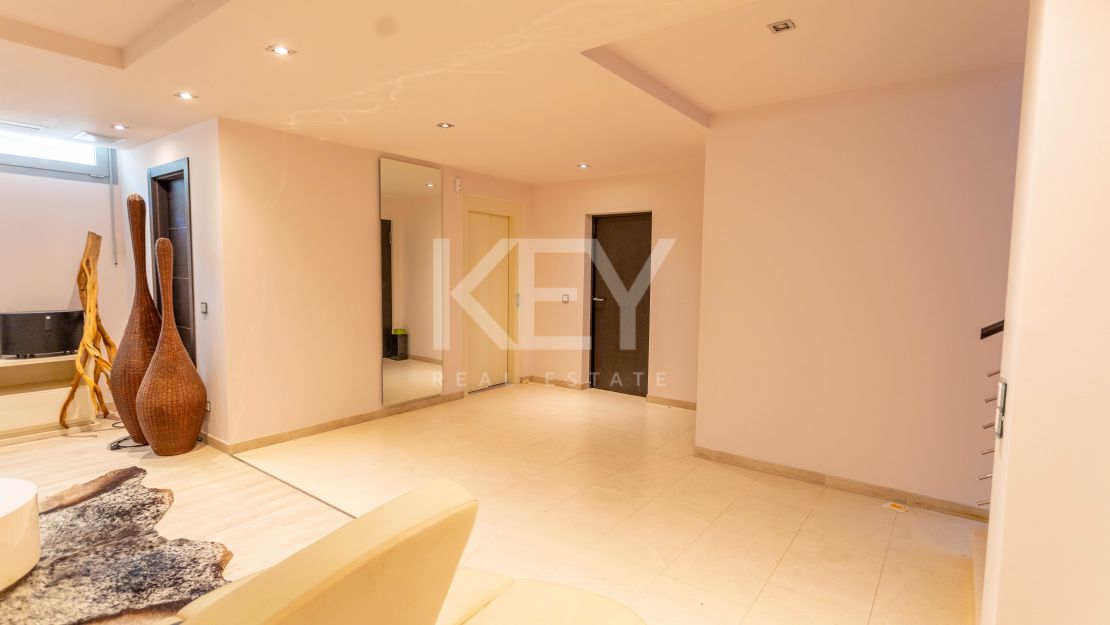 Роскошная полуотдельная вилла с видом на море в Meisho Hills