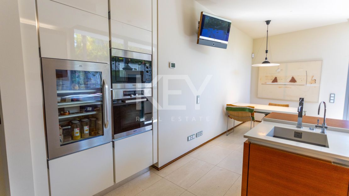 Роскошная полуотдельная вилла с видом на море в Meisho Hills