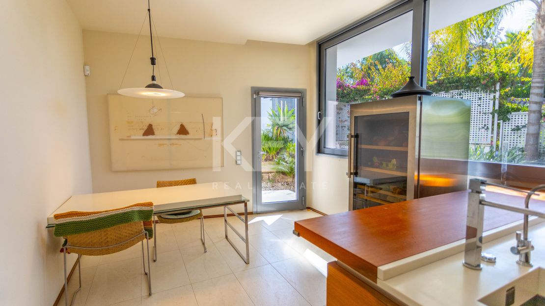 Роскошная полуотдельная вилла с видом на море в Meisho Hills