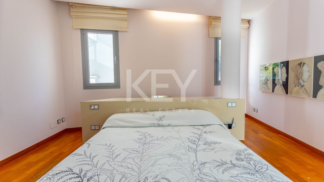 Роскошная полуотдельная вилла с видом на море в Meisho Hills