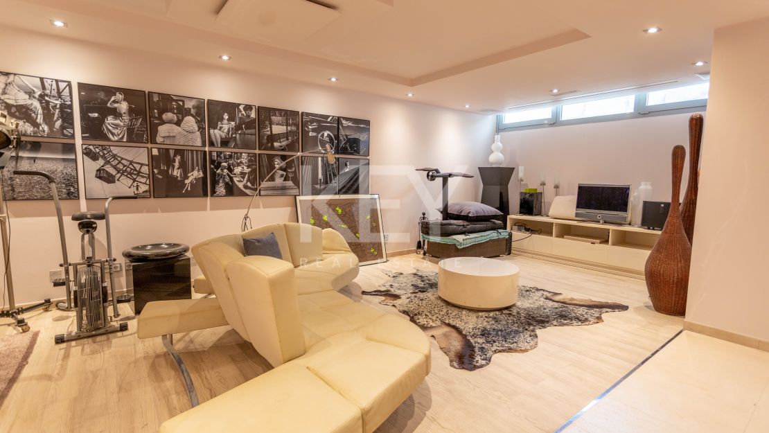 Роскошная полуотдельная вилла с видом на море в Meisho Hills