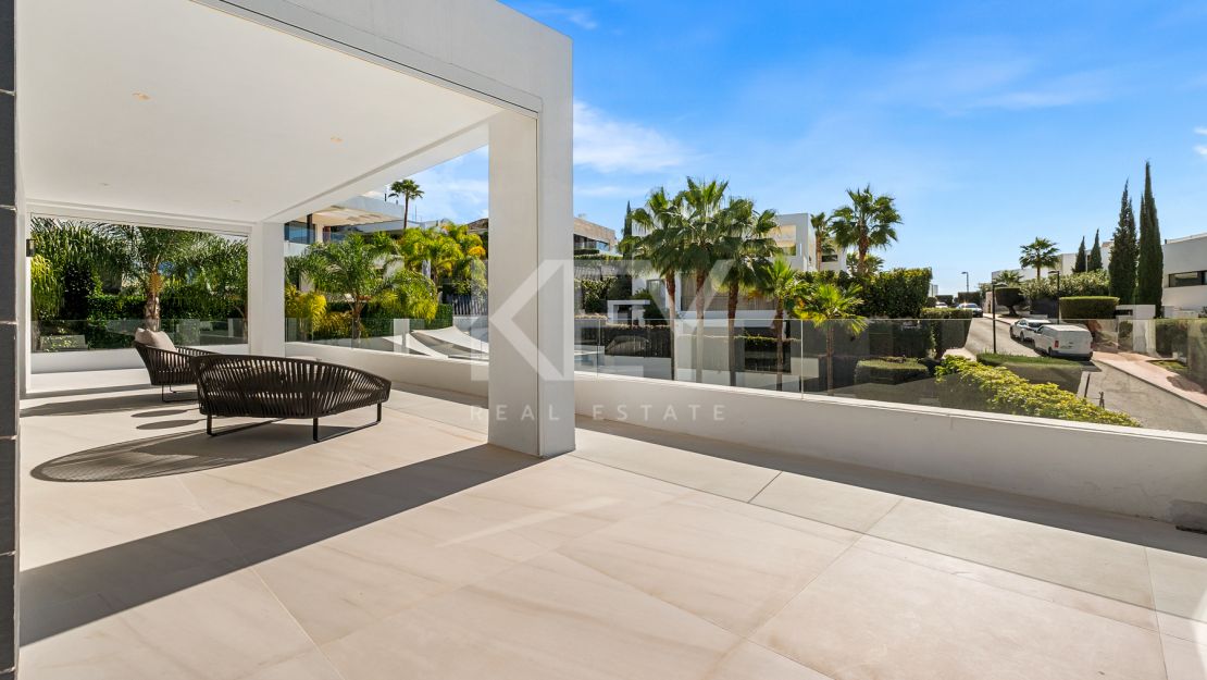 Modern High-End Villa in a Premier Gated Community