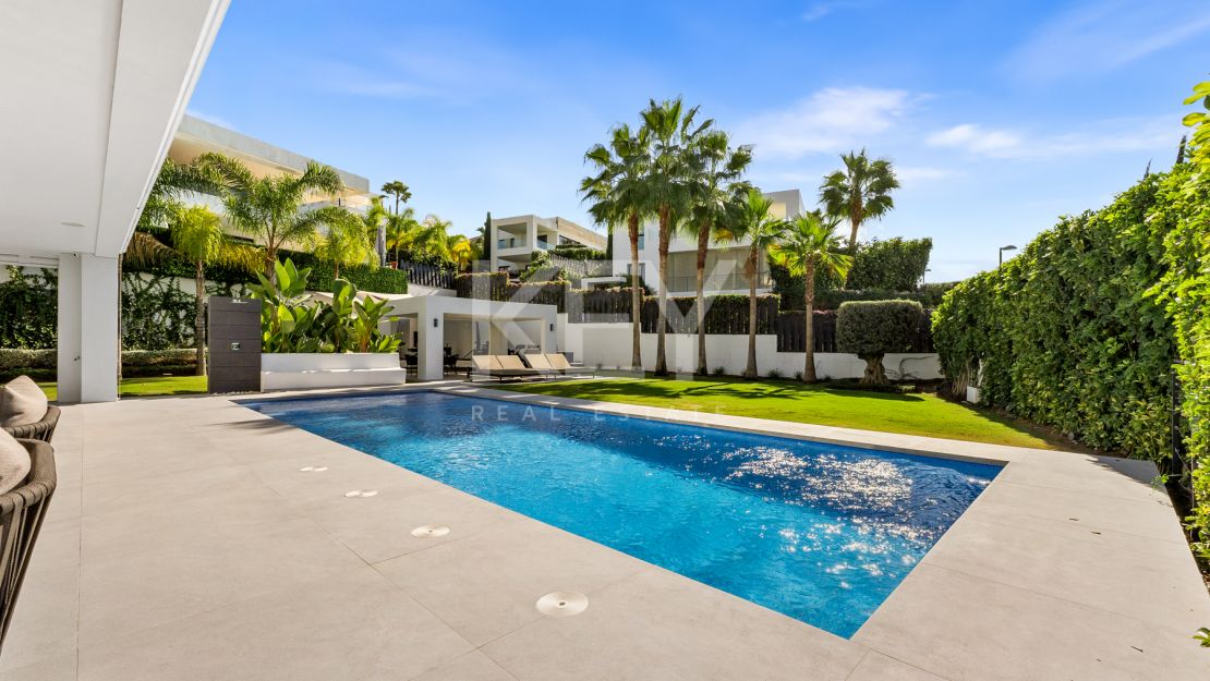 Modern High-End Villa in a Premier Gated Community