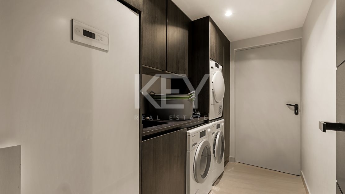 Modern High-End Villa in a Premier Gated Community