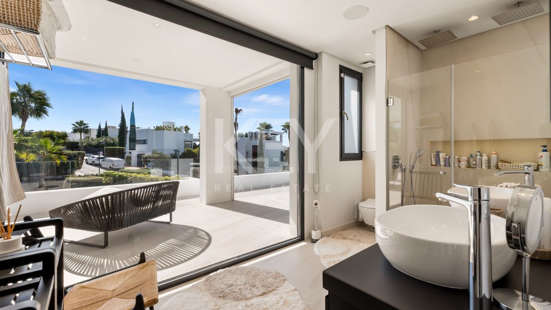 Modern High-End Villa in a Premier Gated Community