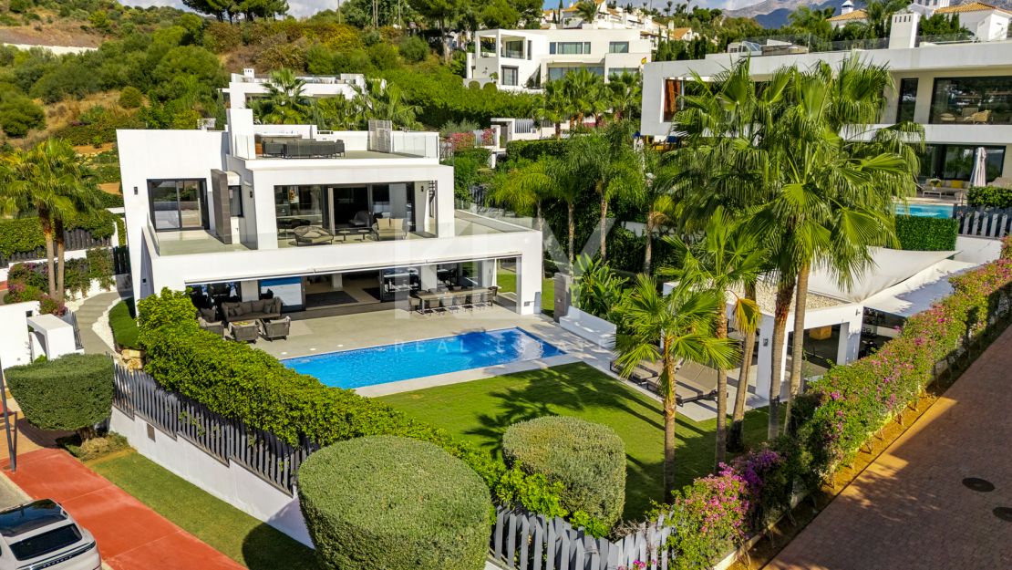 Modern High-End Villa in a Premier Gated Community