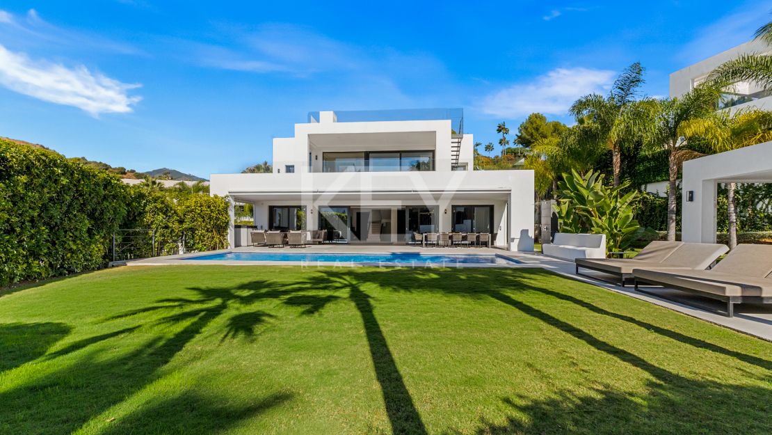 Modern High-End Villa in a Premier Gated Community