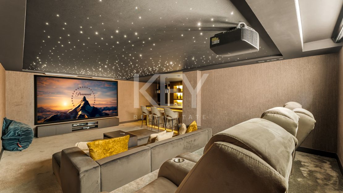 Modern High-End Villa in a Premier Gated Community