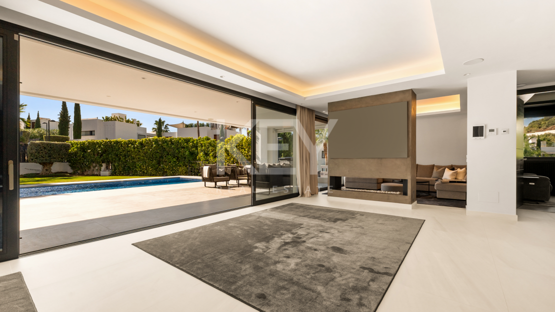 Modern High-End Villa in a Premier Gated Community