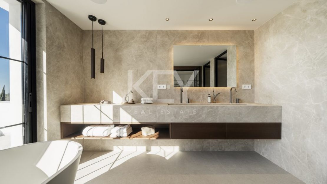 Excepcional villa cerca del campo de golf en Nueva Andalucía, Marbella