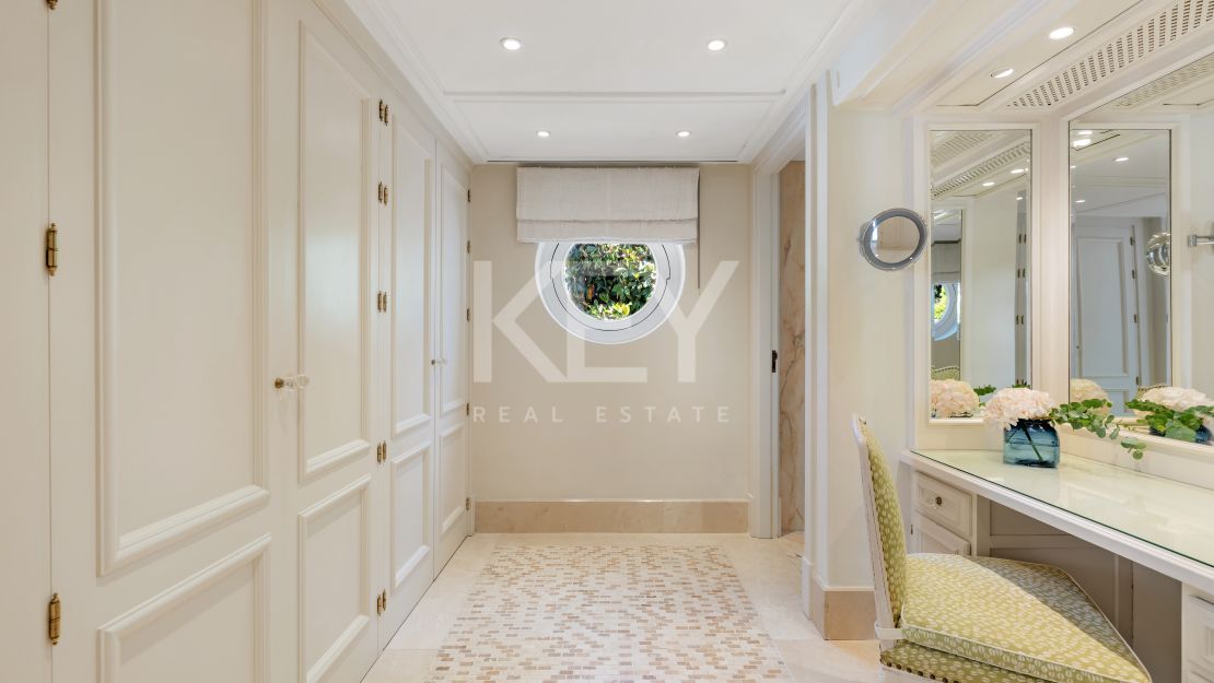 Amazing Villa for rent, in Golden Mile, Marbella, just 100 metres from the beach