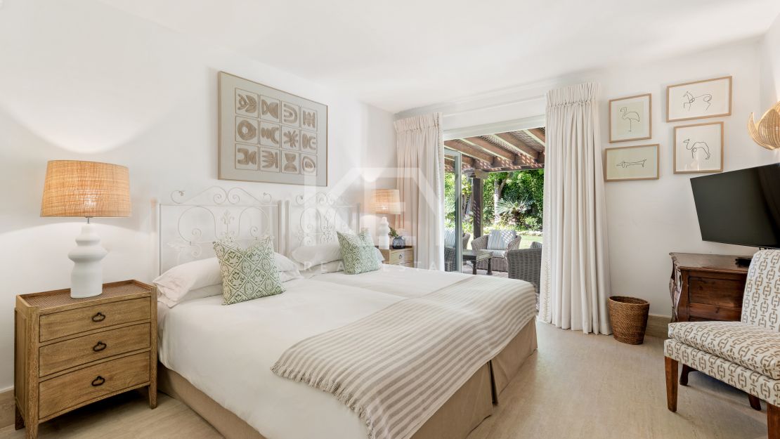 Amazing Villa for rent, in Golden Mile, Marbella, just 100 metres from the beach