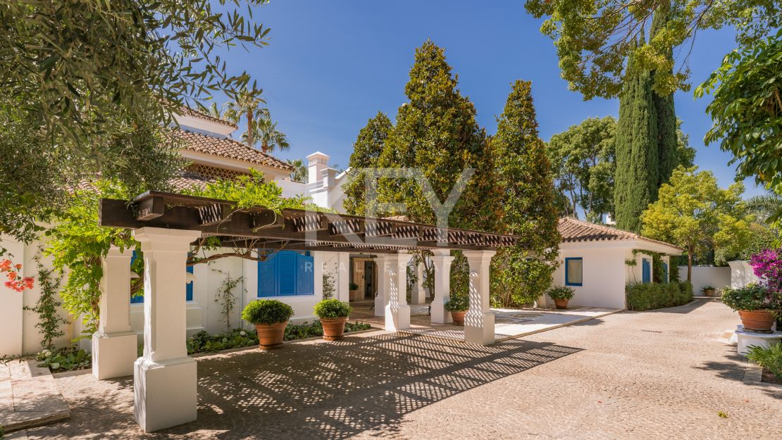Amazing Villa for rent, in Golden Mile, Marbella, just 100 metres from the beach