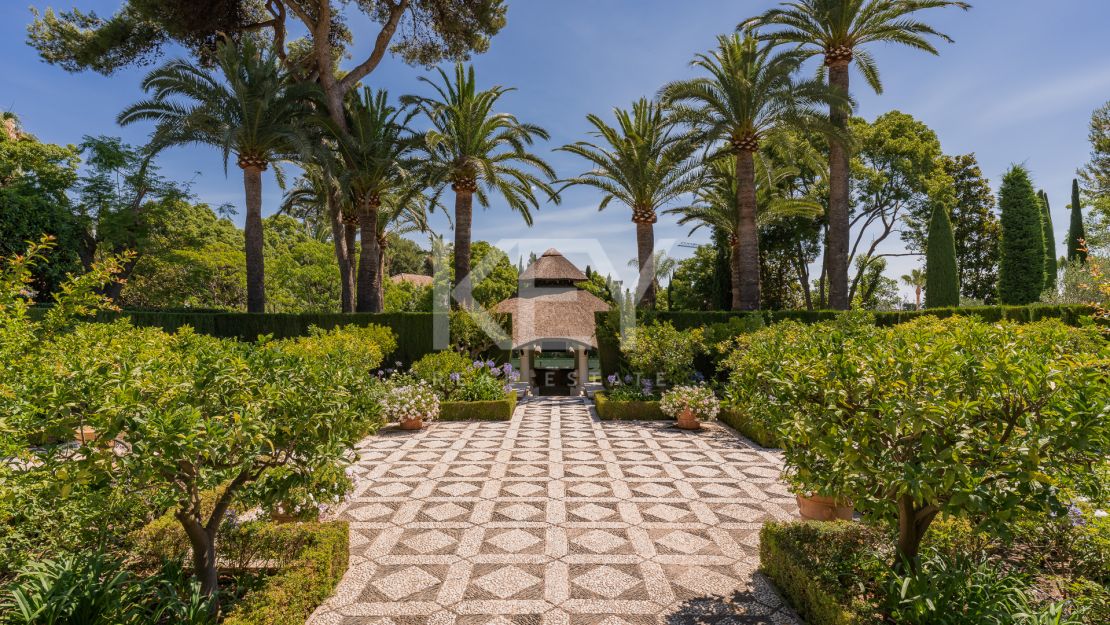 Amazing Villa for rent, in Golden Mile, Marbella, just 100 metres from the beach