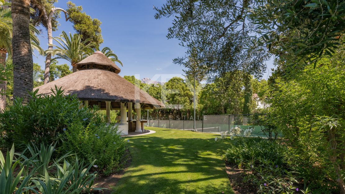 Amazing Villa for rent, in Golden Mile, Marbella, just 500 metres from the beach