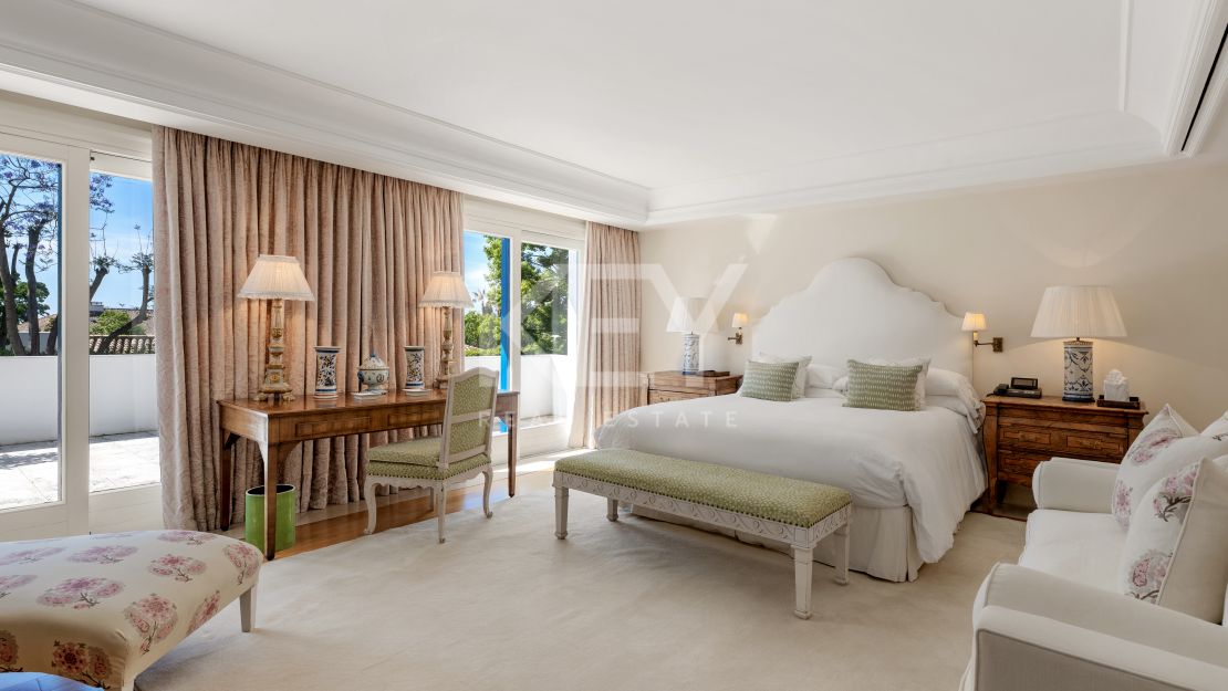 Amazing Villa for rent, in Golden Mile, Marbella, just 100 metres from the beach