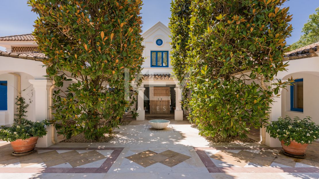 Amazing Villa for rent, in Golden Mile, Marbella, just 100 metres from the beach