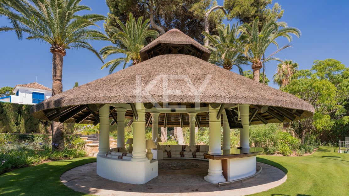 Amazing Villa for rent, in Golden Mile, Marbella, just 100 metres from the beach