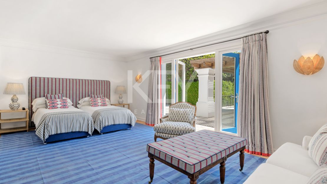 Amazing Villa for rent, in Golden Mile, Marbella, just 100 metres from the beach
