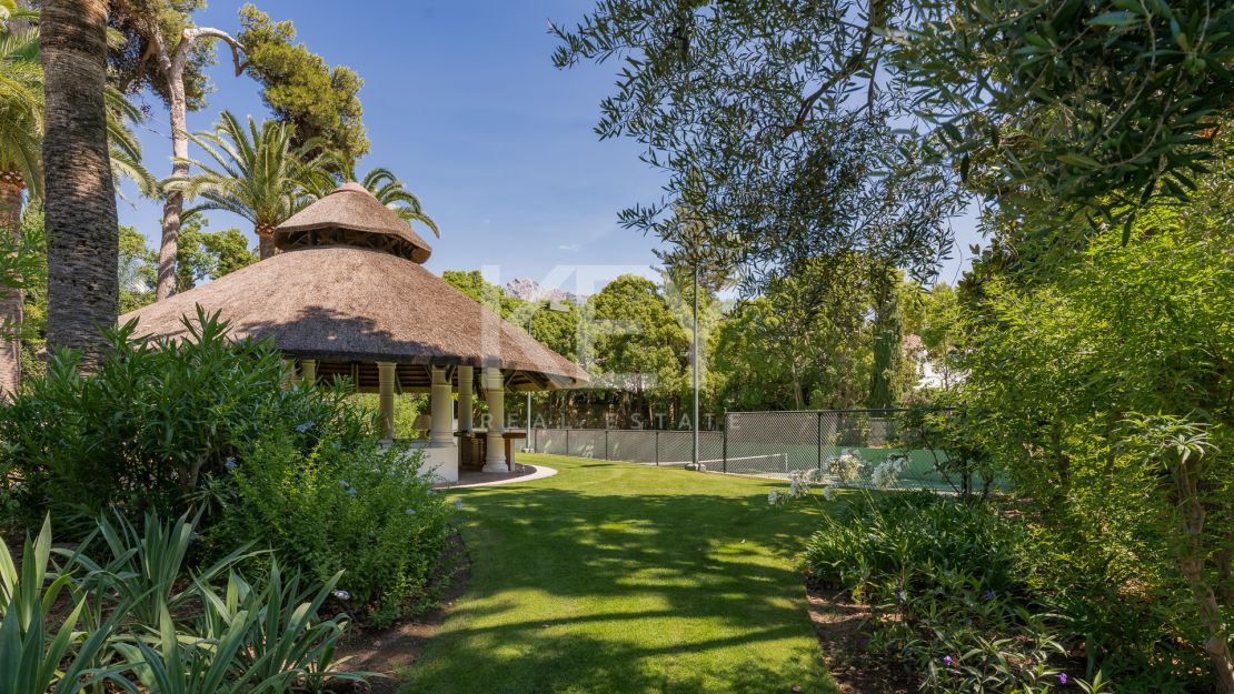 Amazing Villa for rent, in Golden Mile, Marbella, just 100 metres from the beach
