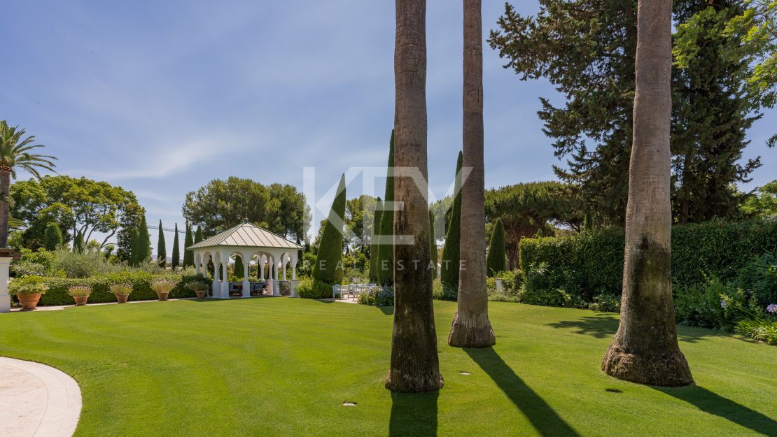 Amazing Villa for rent, in Golden Mile, Marbella, just 100 metres from the beach