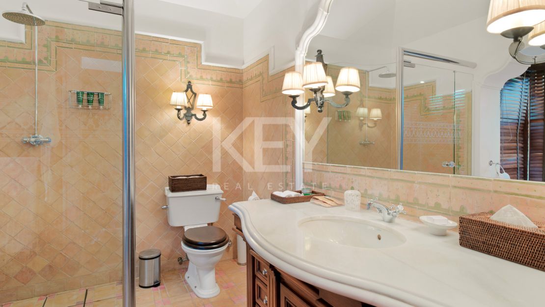 Amazing Villa for rent, in Golden Mile, Marbella, just 500 metres from the beach