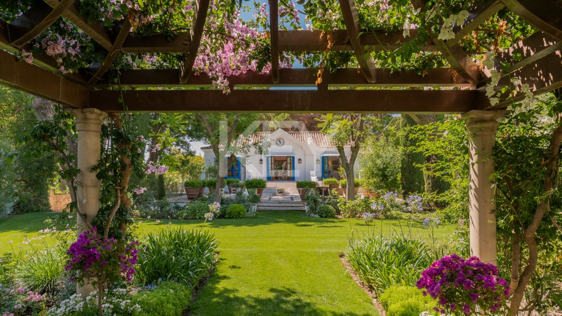 Amazing Villa for rent, in Golden Mile, Marbella, just 500 metres from the beach