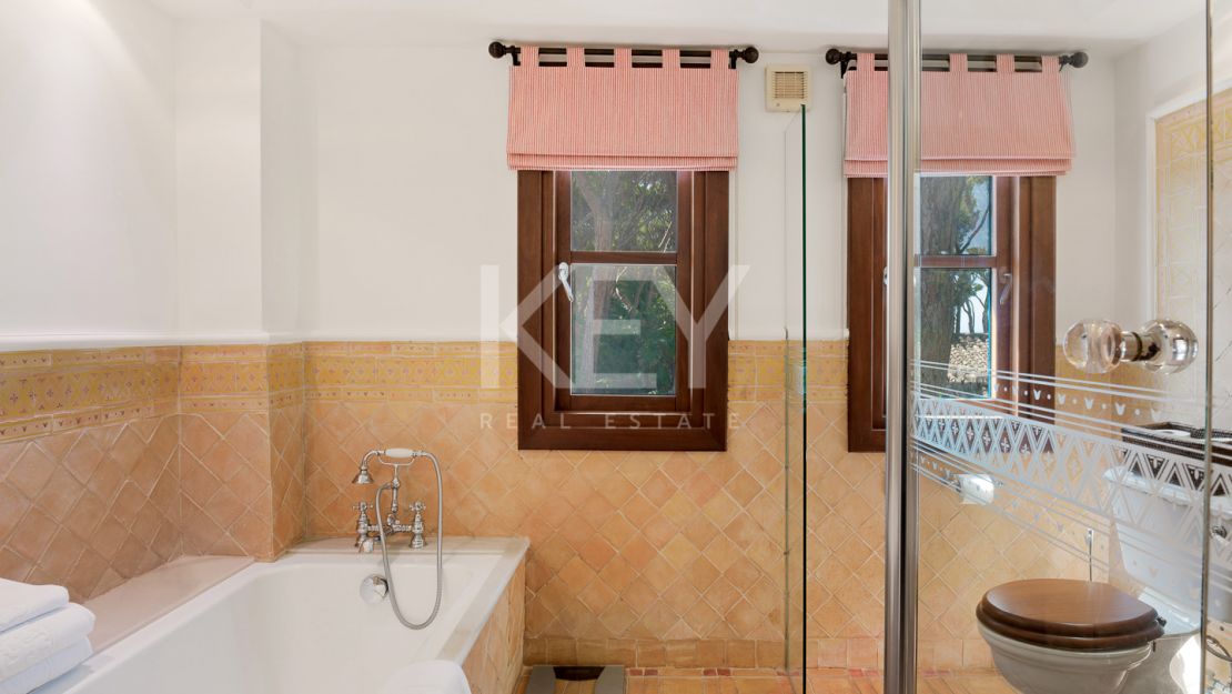 Amazing Villa for rent, in Golden Mile, Marbella, just 500 metres from the beach