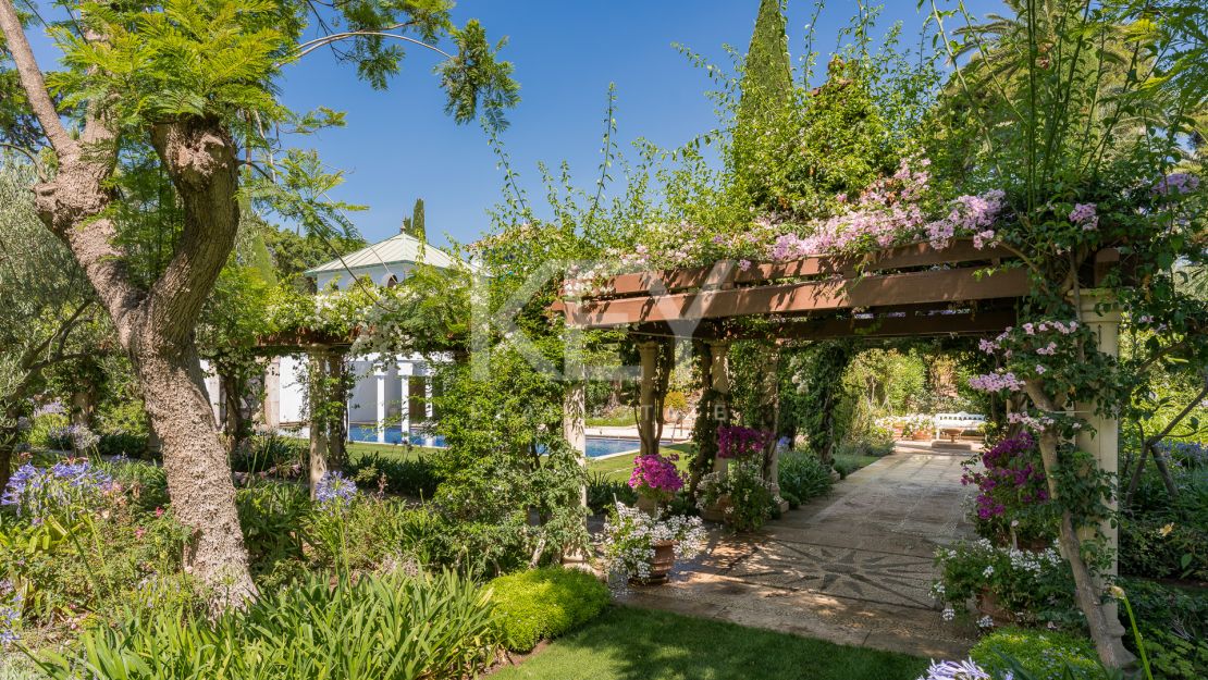 Amazing Villa for rent, in Golden Mile, Marbella, just 100 metres from the beach