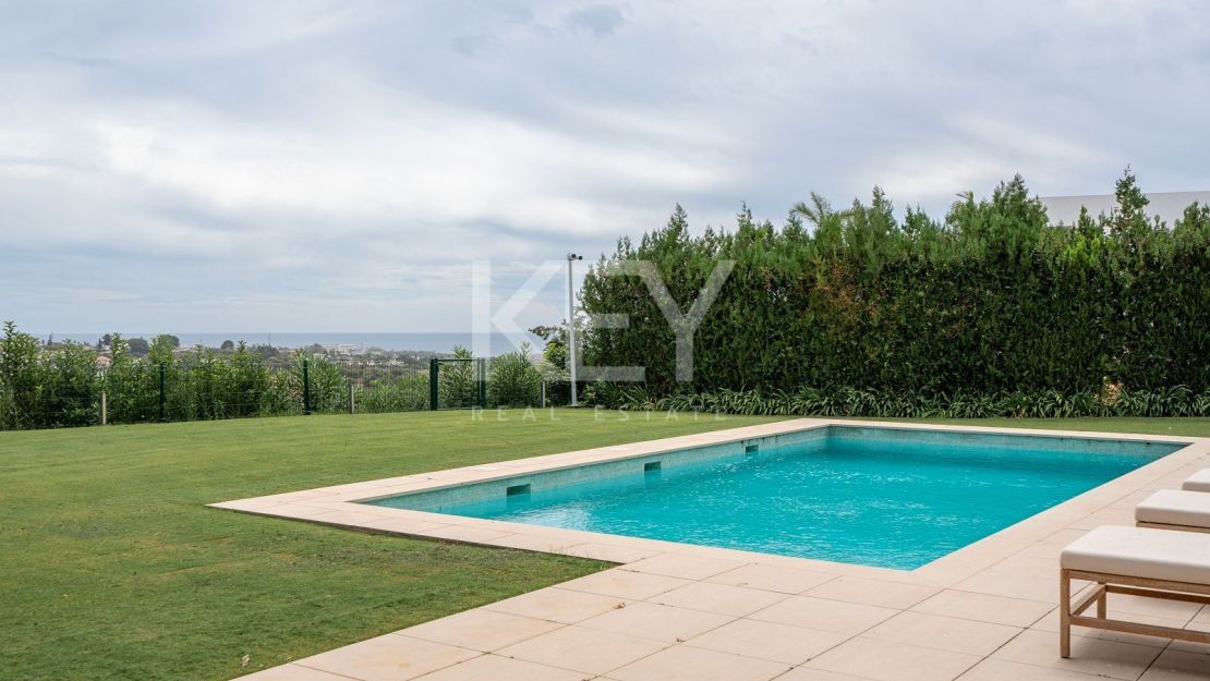 Elegante villa en Los Flamingos con vistas al mar