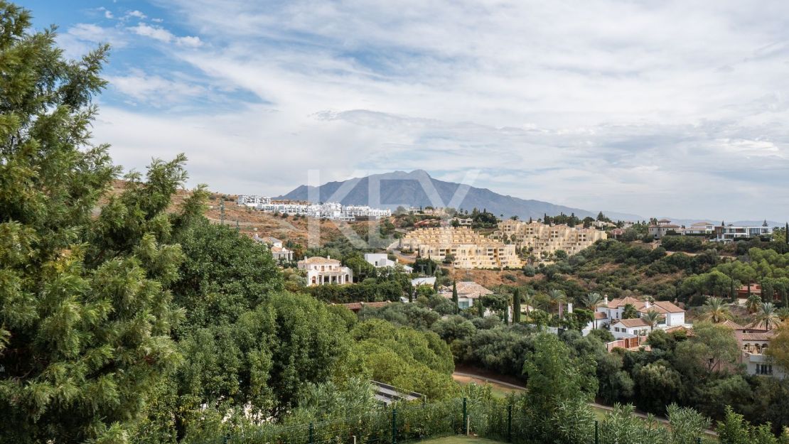 Elegante villa en Los Flamingos con vistas al mar