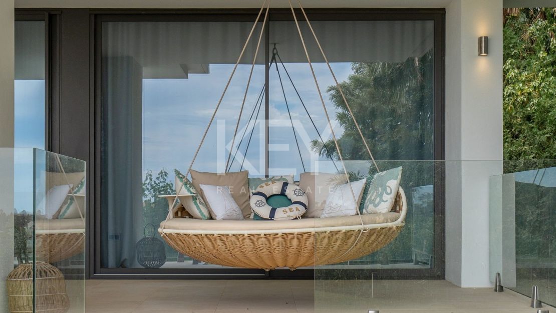 Elegante villa en Los Flamingos con vistas al mar