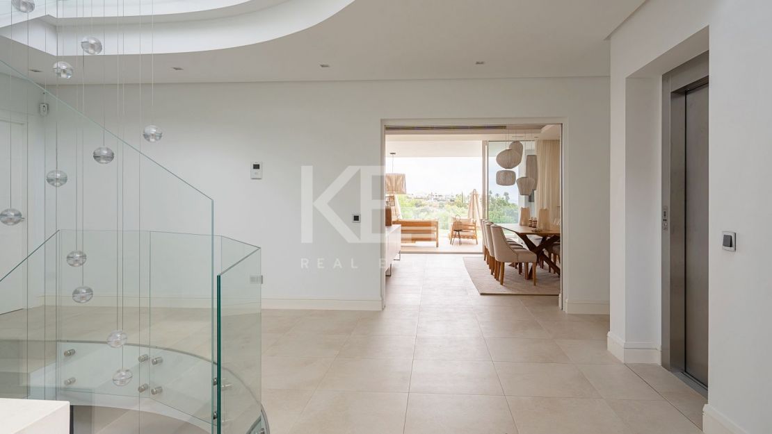 Elegante villa en Los Flamingos con vistas al mar