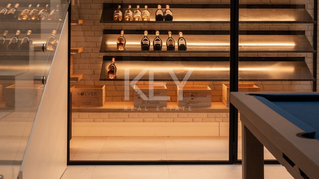 Elegante villa en Los Flamingos con vistas al mar