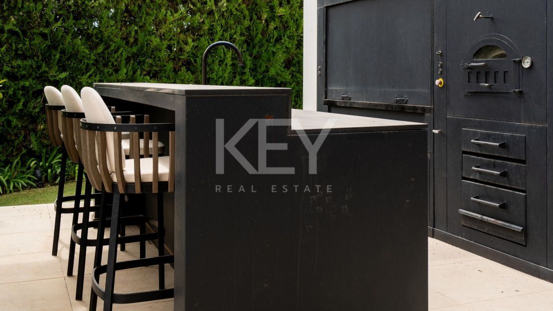 Elegante villa en Los Flamingos con vistas al mar