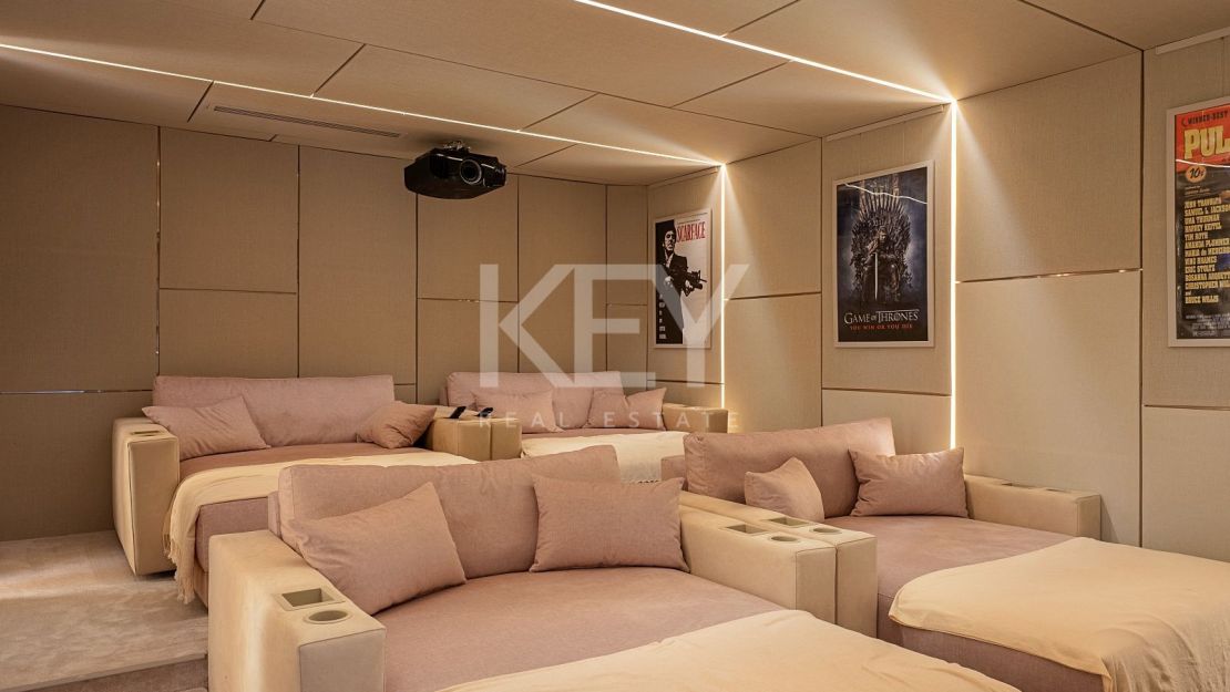 Elegante villa en Los Flamingos con vistas al mar