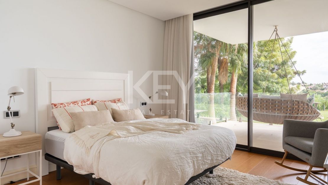 Elegante villa en Los Flamingos con vistas al mar