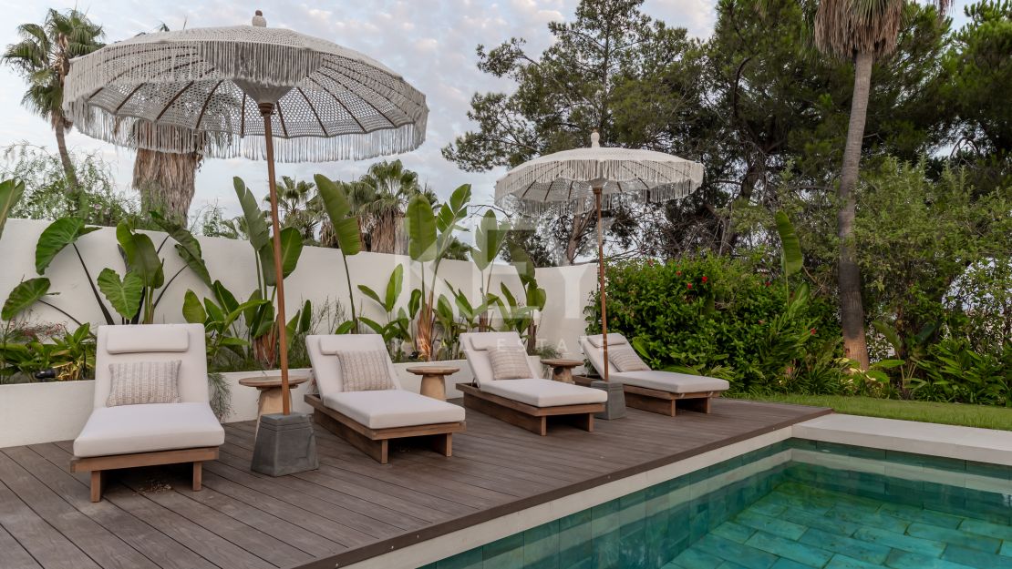 Элегантная вилла Solana рядом с Atalaya Gol с современным комфортом и стилем