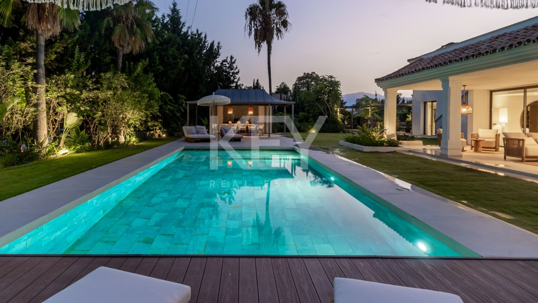 Элегантная вилла Solana рядом с Atalaya Gol с современным комфортом и стилем