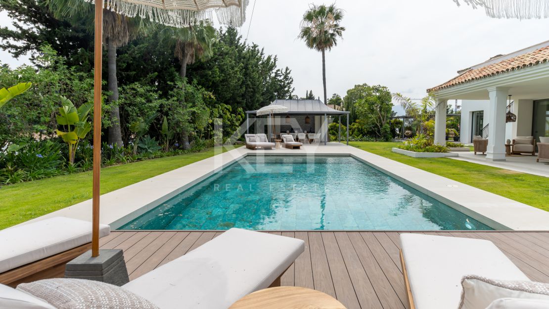 Элегантная вилла Solana рядом с Atalaya Gol с современным комфортом и стилем