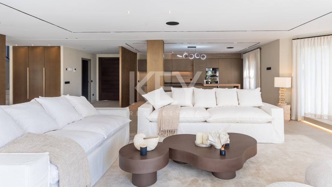 Элегантная вилла Solana рядом с Atalaya Gol с современным комфортом и стилем