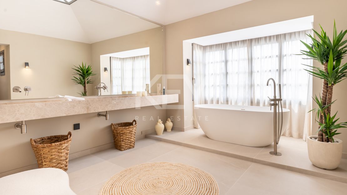 Элегантная вилла Solana рядом с Atalaya Gol с современным комфортом и стилем