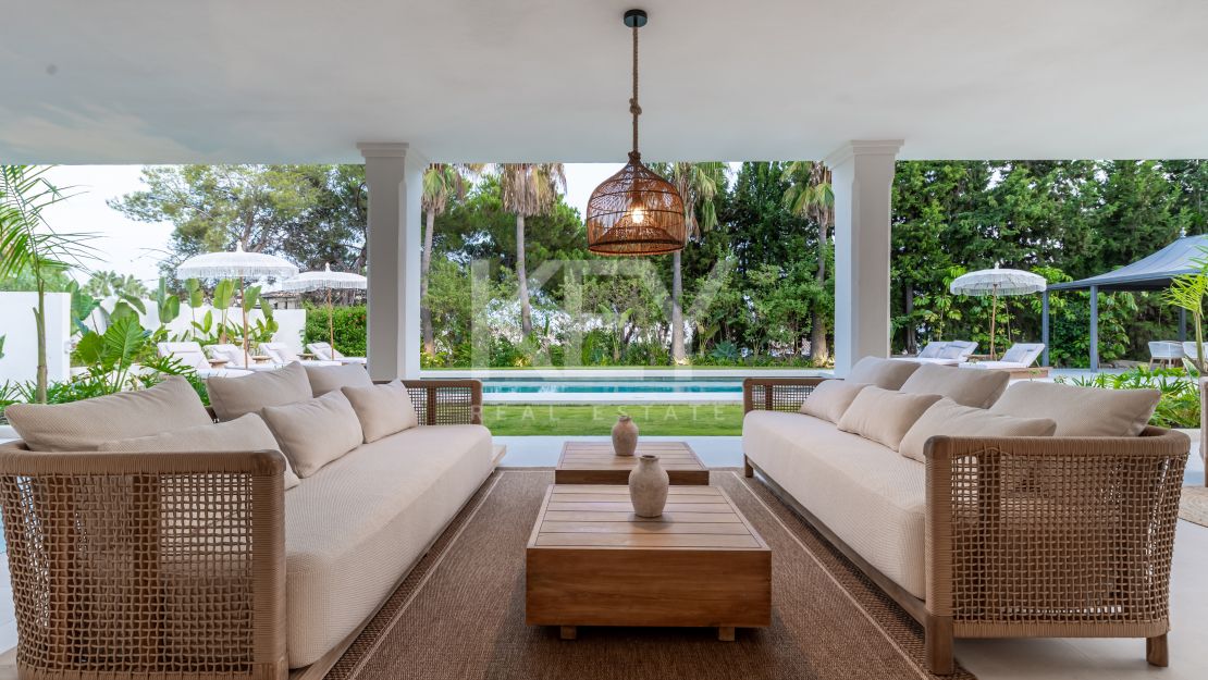 Элегантная вилла Solana рядом с Atalaya Gol с современным комфортом и стилем