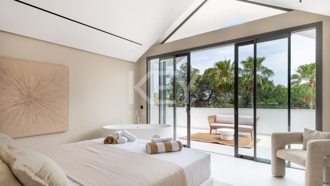 Элегантная вилла Solana рядом с Atalaya Gol с современным комфортом и стилем