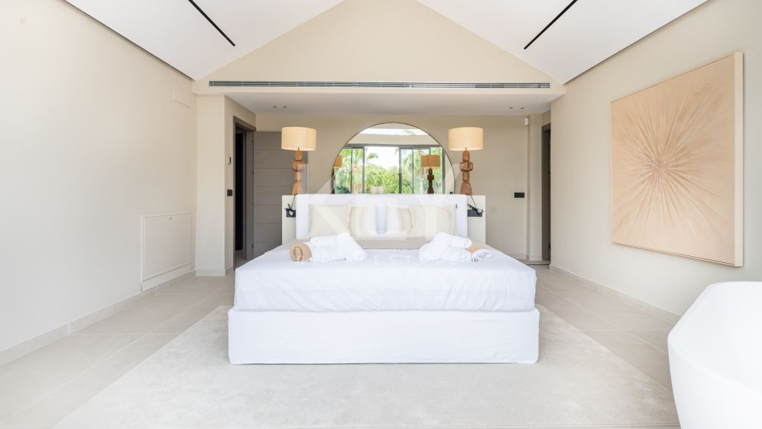 Элегантная вилла Solana рядом с Atalaya Gol с современным комфортом и стилем