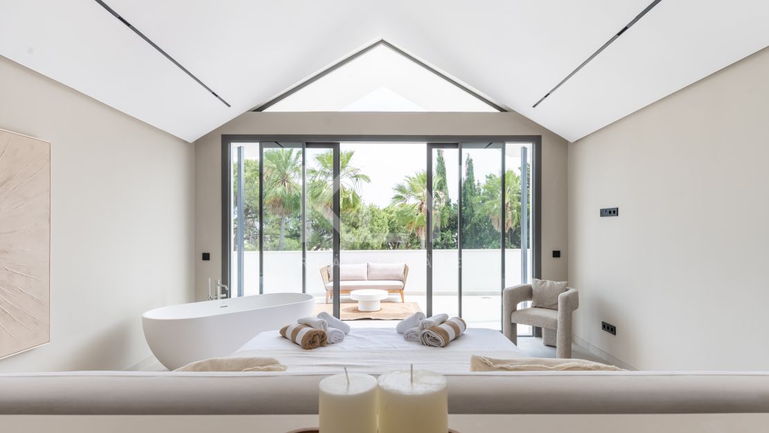 Элегантная вилла Solana рядом с Atalaya Gol с современным комфортом и стилем