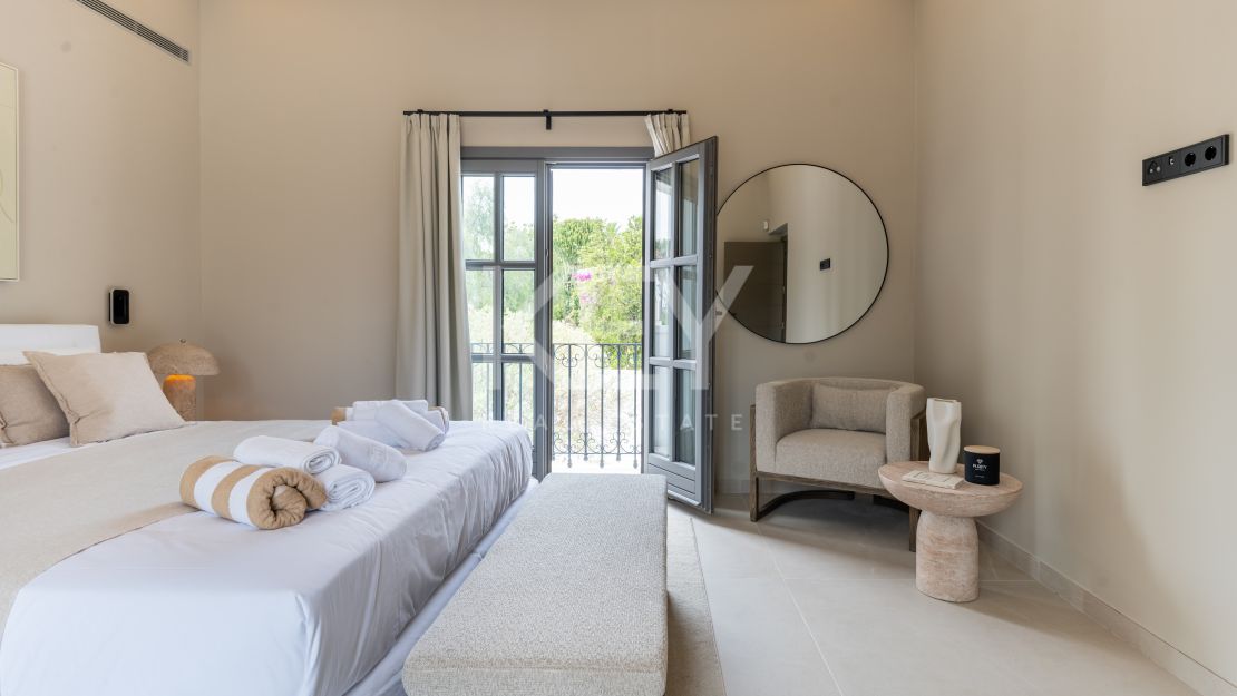 Элегантная вилла Solana рядом с Atalaya Gol с современным комфортом и стилем