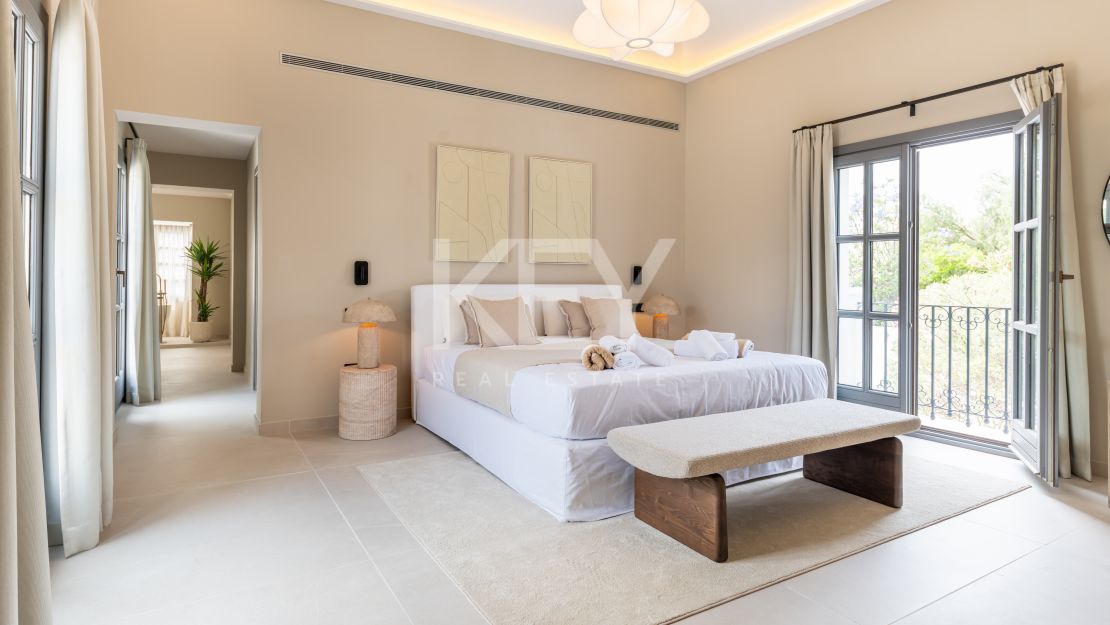 Элегантная вилла Solana рядом с Atalaya Gol с современным комфортом и стилем