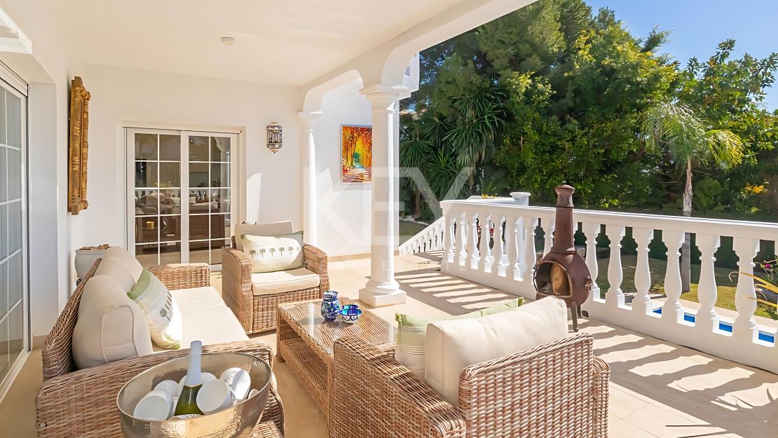 Villa moderna en Paraíso Alto que ofrece privacidad, comodidad y vistas al mar