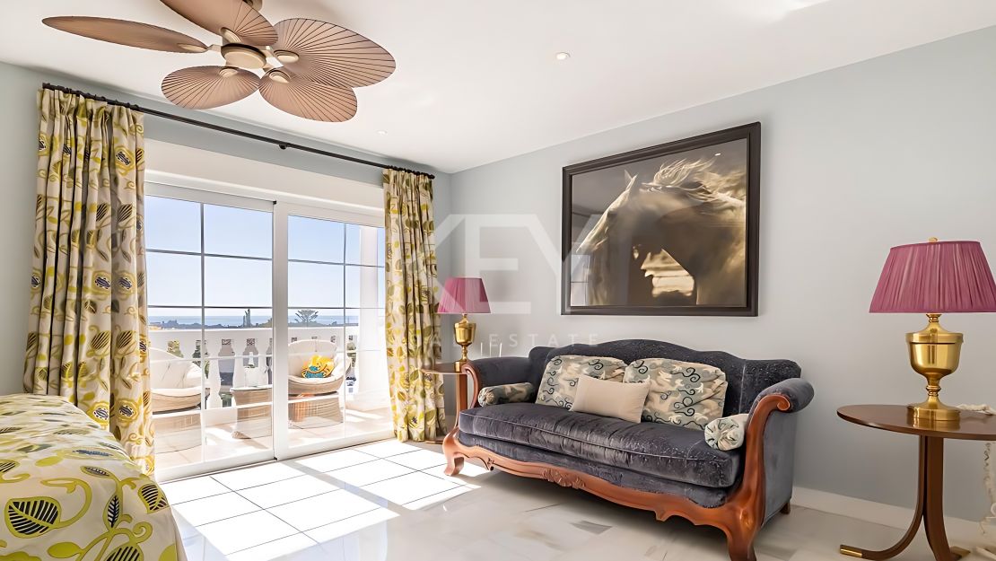 Modern villa in Paraiso Alto offering privacy, comfort, and sea views